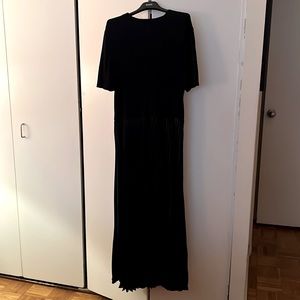 Beautiful black Boss dress - purchased from Bloomingdales in NYC.  Worn once!
